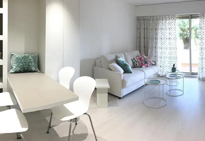 Ile Cannes Marina Мандельё-ла-Напуль
