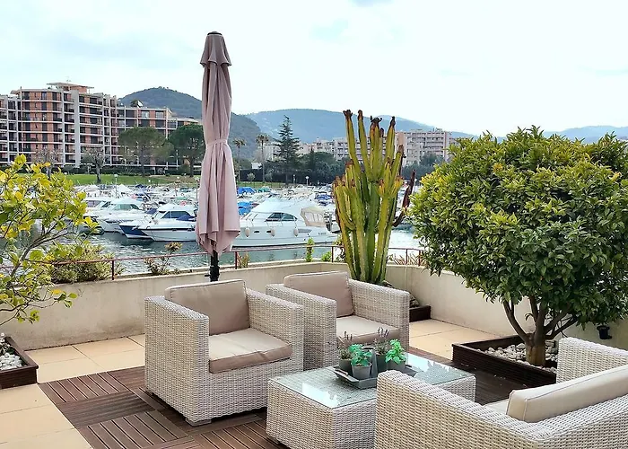 Ile Cannes Marina 망들리유 라 나플